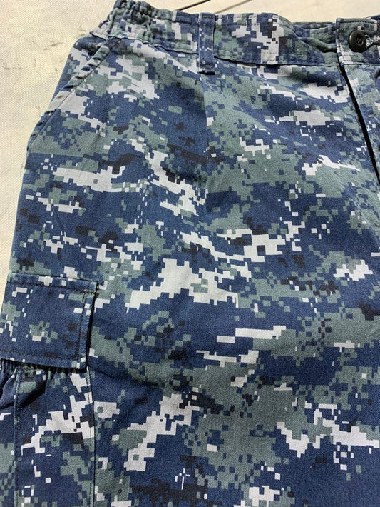 U.S. Navy Vintage Cargo Pant for Men – Large | Durable Military Workwear Style