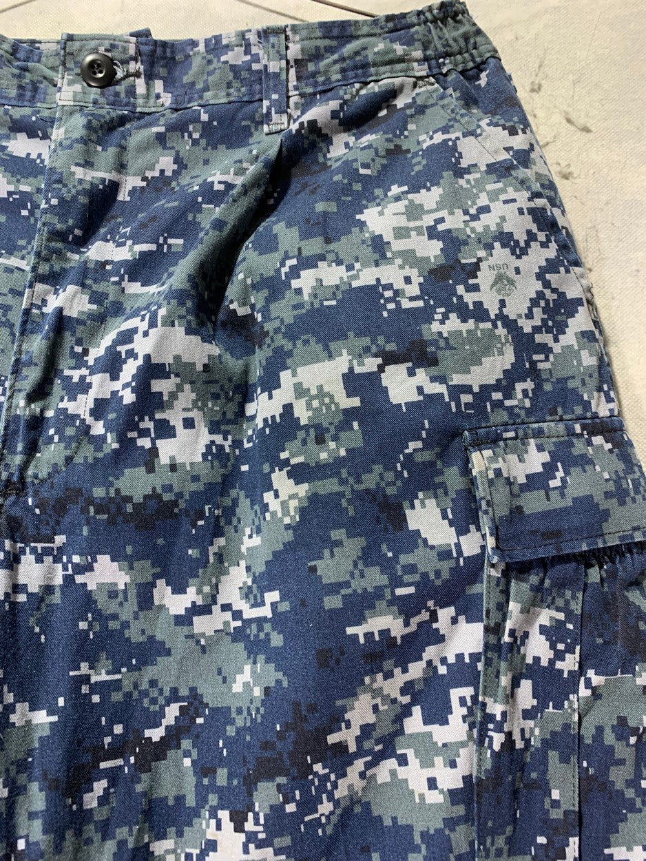 U.S. Navy Vintage Cargo Pant for Men – Large | Durable Military Workwear Style