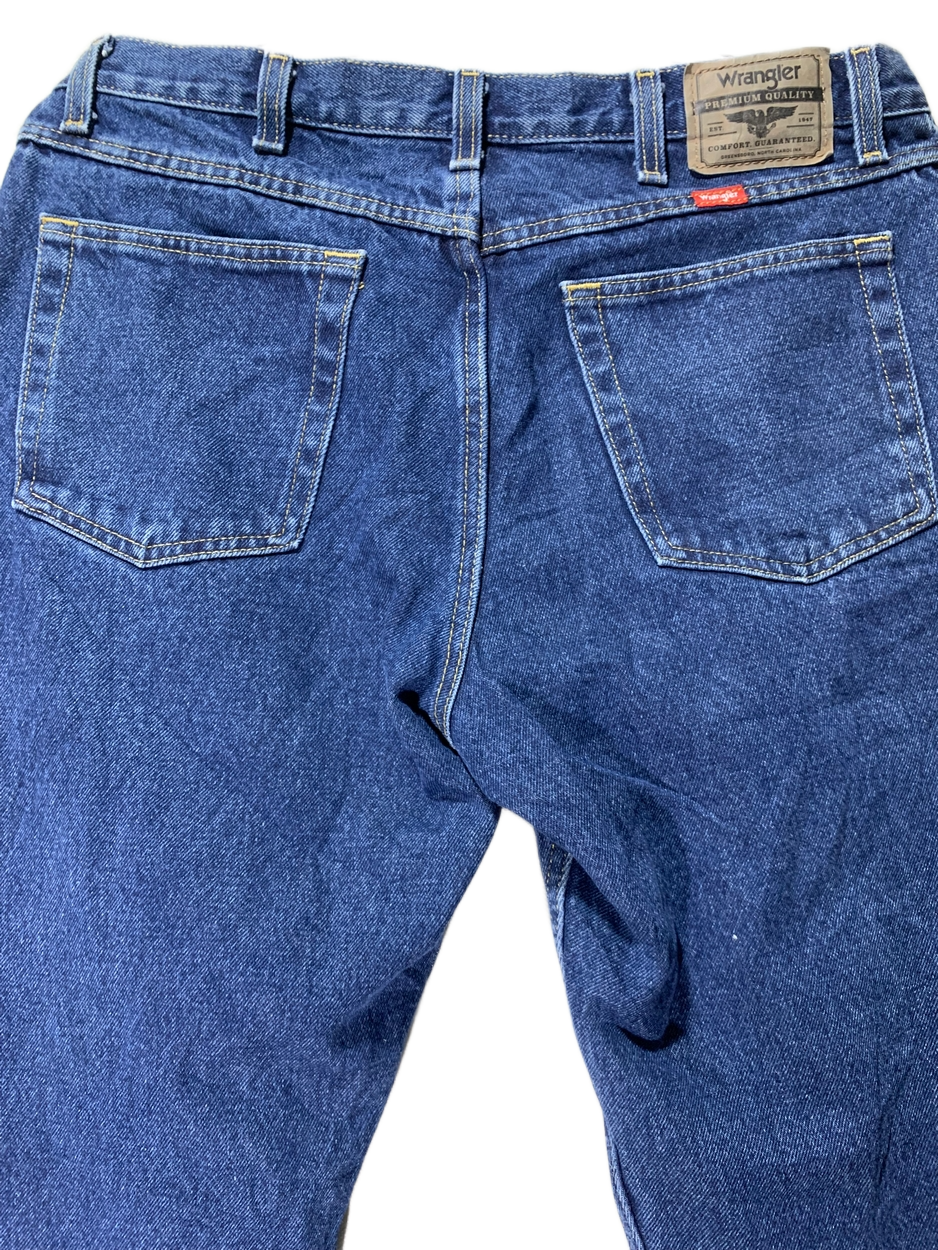Wrangler Vintage Pant for Men – Large | Durable Workwear Denim Style