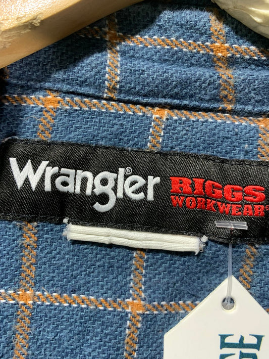 Wrangler Vintage Work Shirt for Men – Large | Durable Classic Western Style