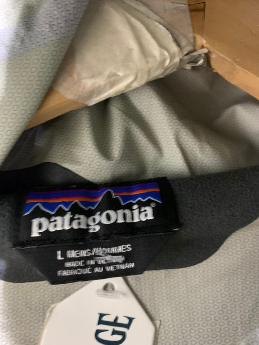 Patagonia Vintage Jacket for Men – Large | Durable Outdoor Workwear Style